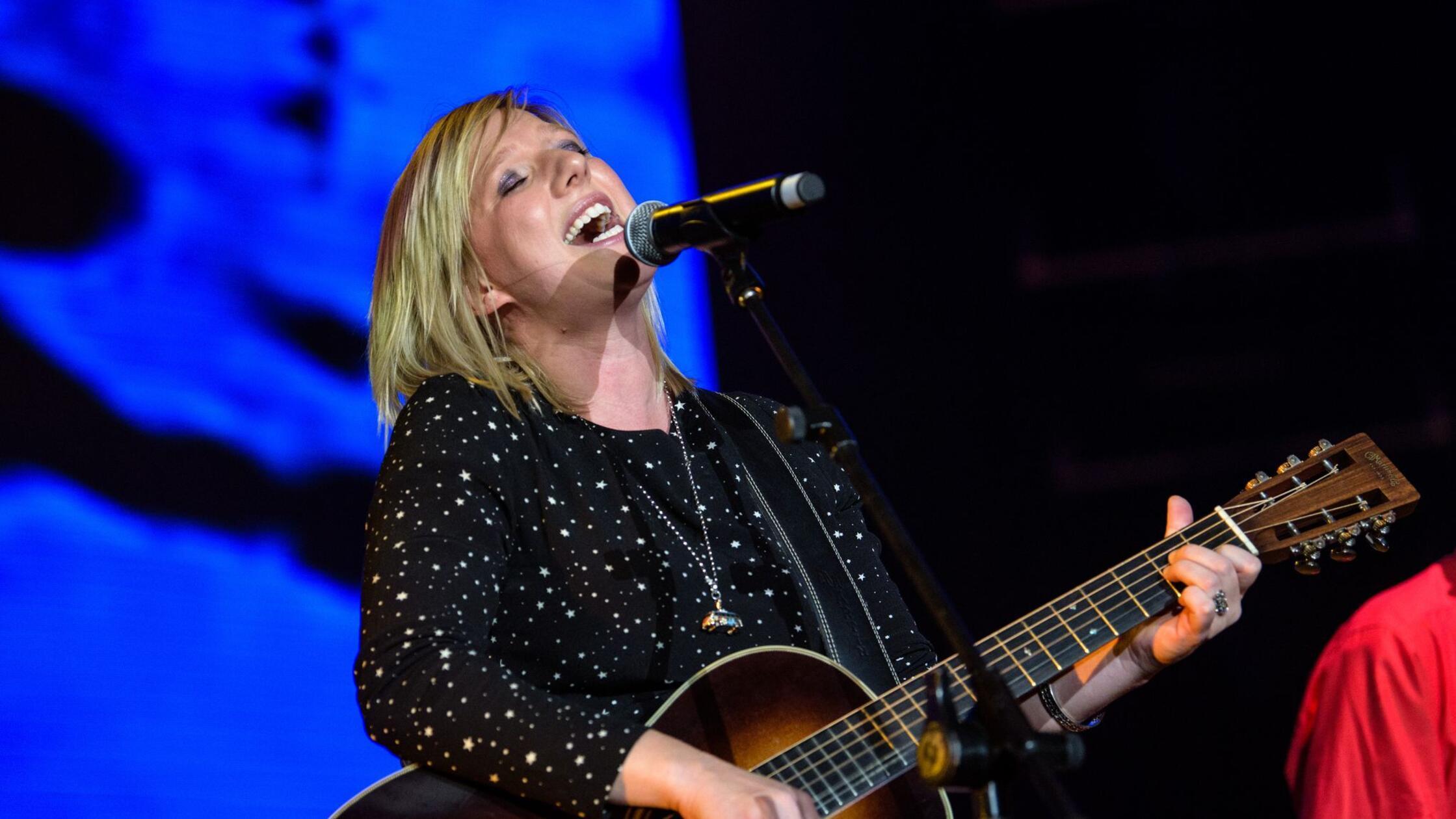 Claudia Koreck kauft das ganze Jahr über Weihnachtsgeschenke