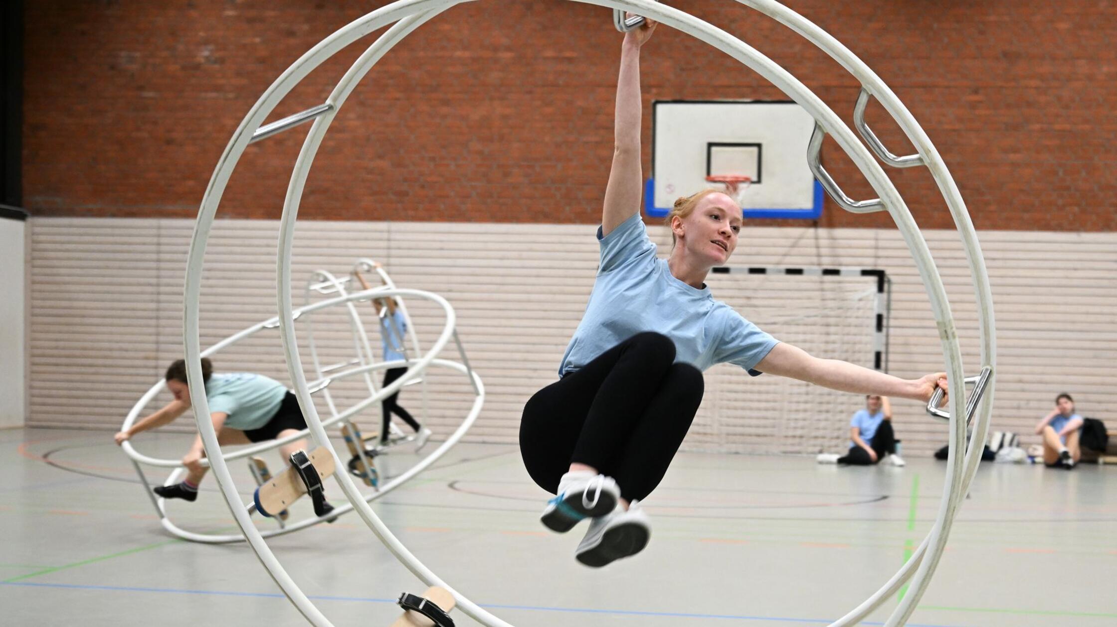 Schwerelos im Stahlreifen: 100 Jahre Rhönrad