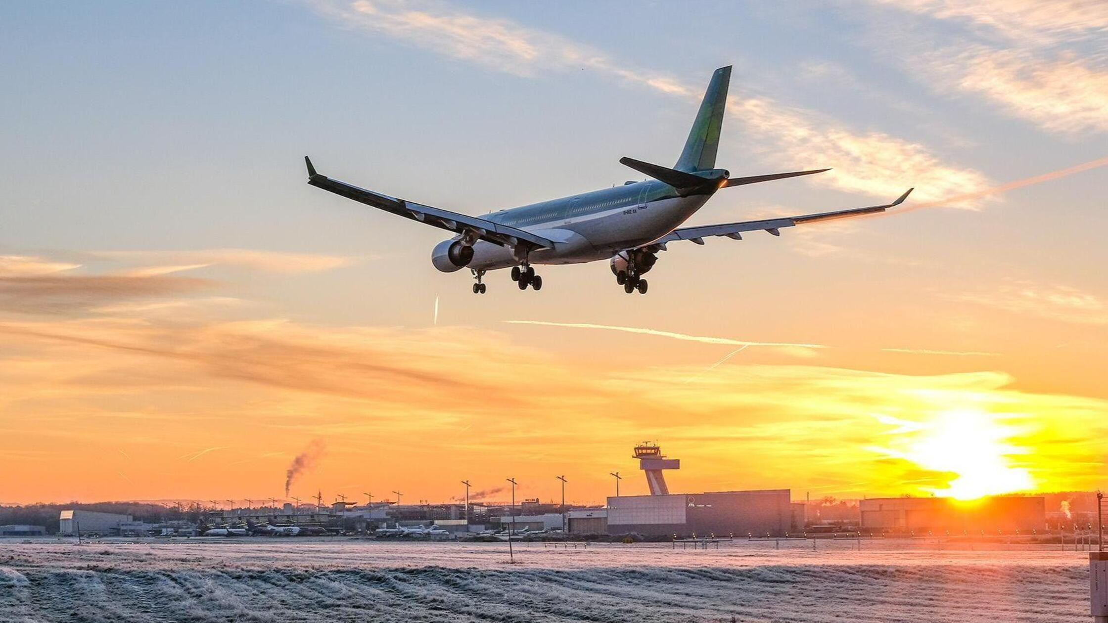 Frostiger-Sonnenaufgang-und-Aer-Lingus-Airbus-A330