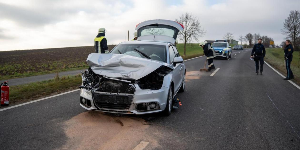 Wenn die Fahrstunde in einem Unfall endet: Audi rammt bei Berngau ...