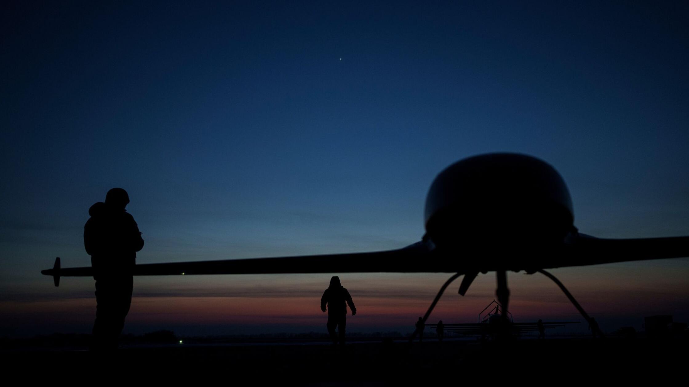 Ukrainische Drohnen treffen Öldepots in Russland