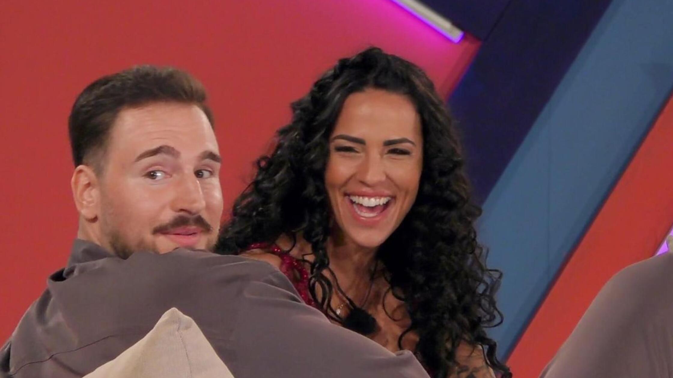 "Make Love, Fake Love"-Kandidat verplappert sich gleich in der ersten Folge