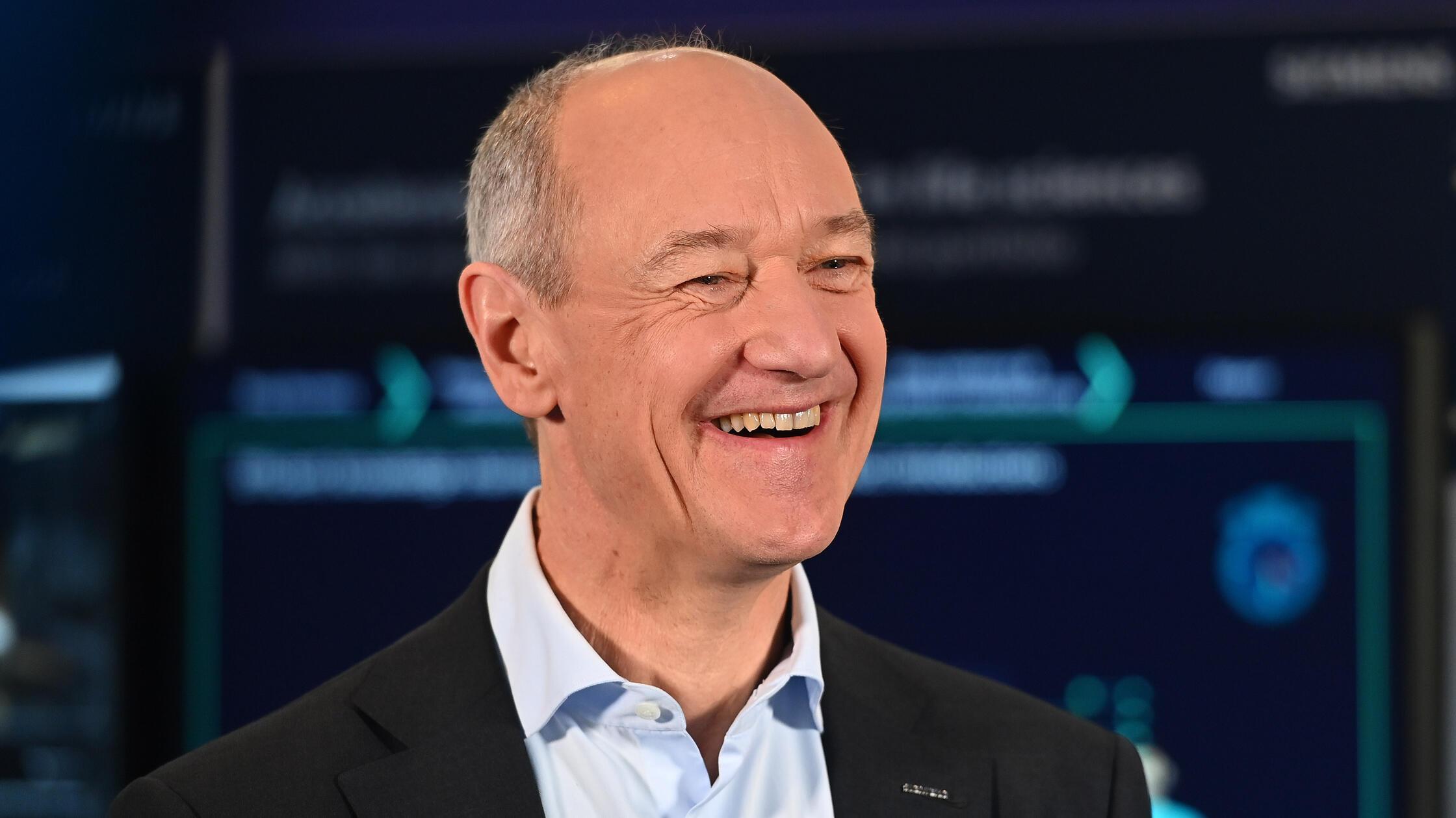 Significant increase: Siemens CEO Roland Busch now earns twelve million ...