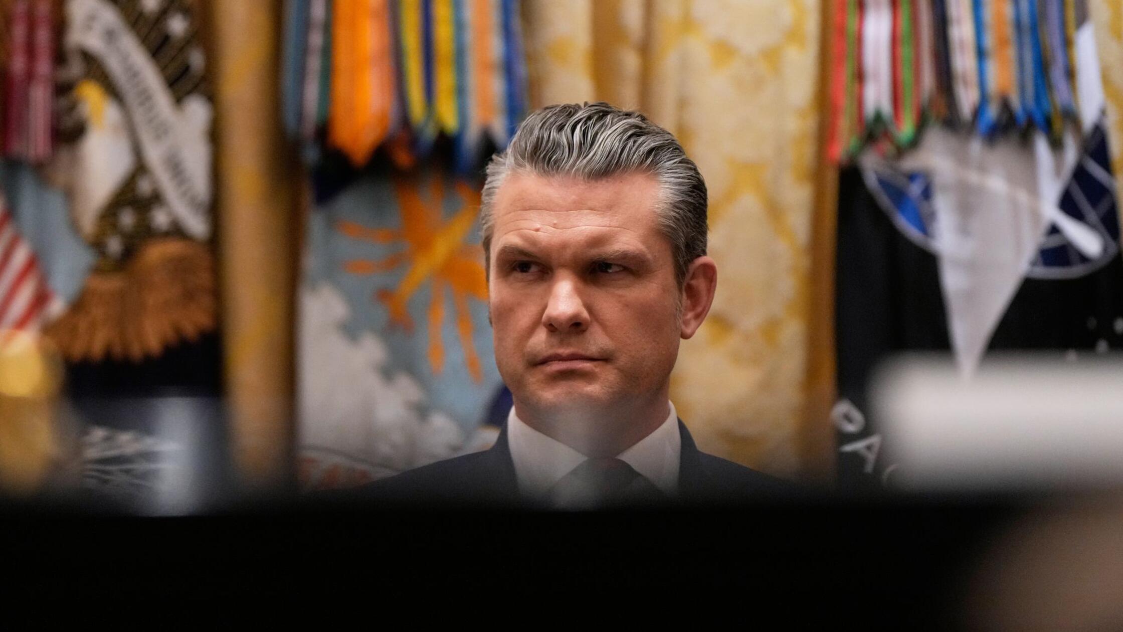 Pentagon-Chef Hegseth gerät an mehreren Fronten unter Druck