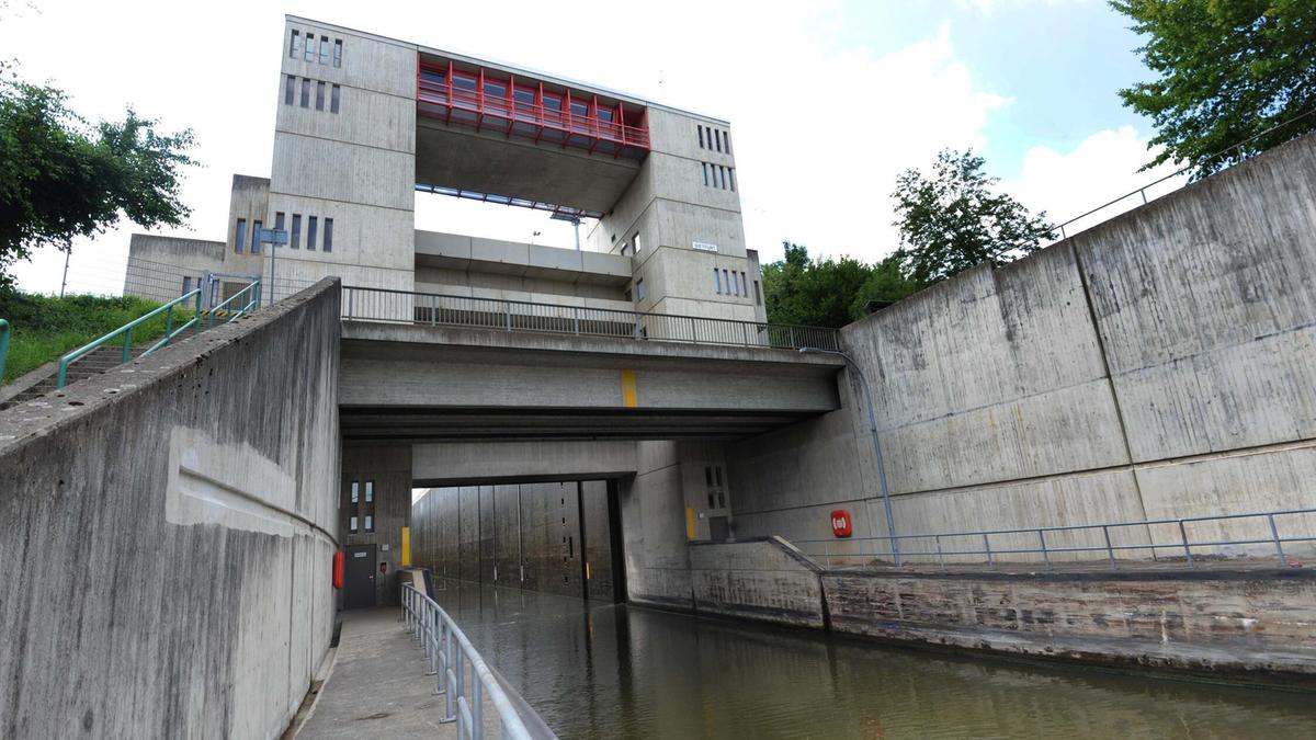 Image for Hoher Schaden: Fahrgastschiff kollidiert mit Dietfurter Schleuse auf Main-Donau-Kanal