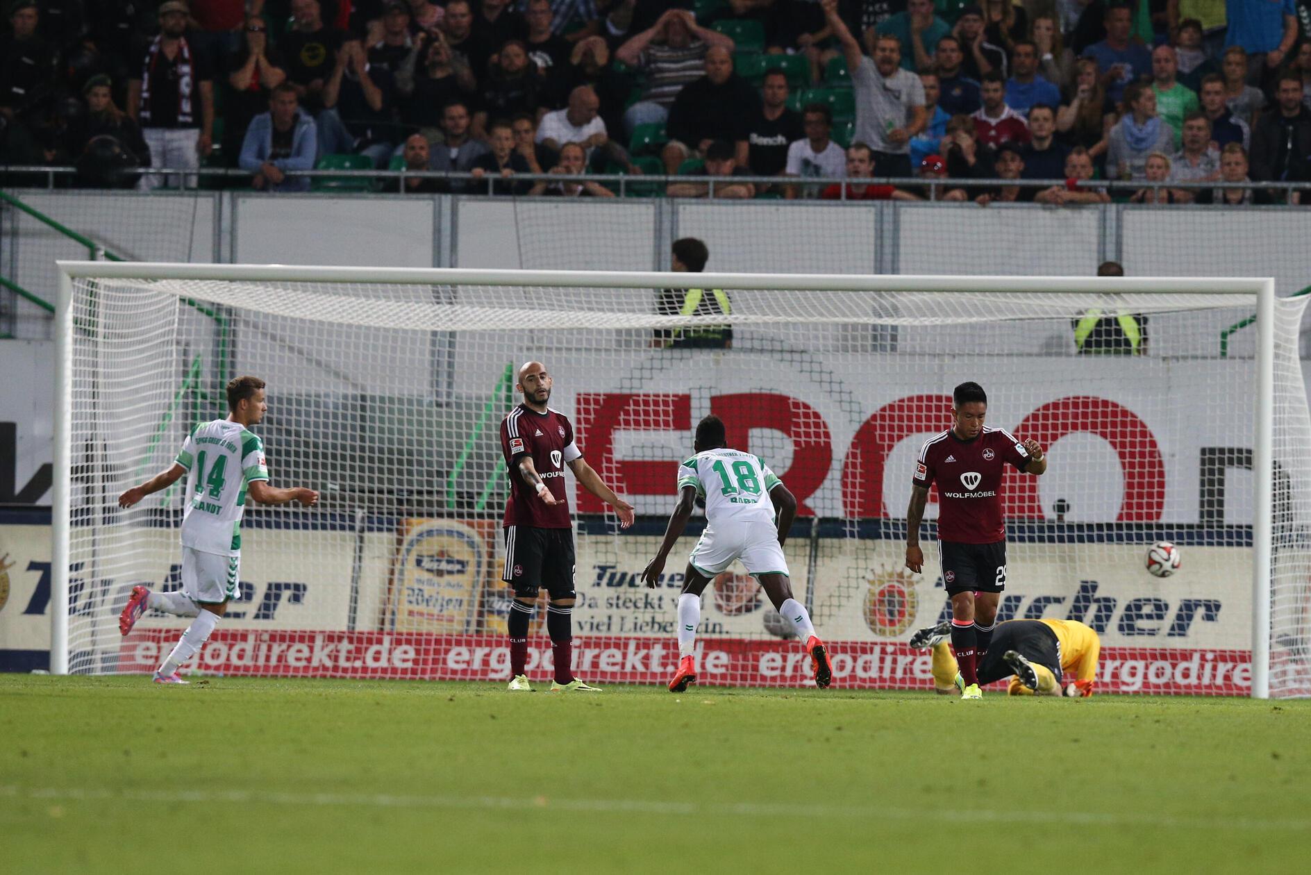 257. Frankenderby: FCN geht im Ronhof unter Einen wahren Festtag erlebten die Fürther Fans am 11. August 2014: Mit 5:1 fegte das Kleeblatt über den FCN hinweg und sorgte für einen historischen Sieg. Abdul Rahman Baba, der tags darauf nach Augsburg in die Bundesliga wechselte, trug sich zum Abschied mit einem Derby-Doppelpack in die Geschichtsbücher der Spielvereinigung ein.