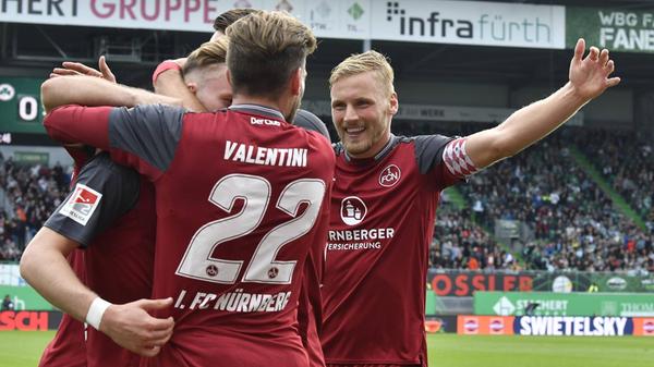 263. Frankenderby: Behrens bricht langen Fluch Der Nürnberger Derby-Fluch im Ronhof brach erst am 24. September 2017: In einer ausgeglichenen Partie mit Chancen auf beiden Seiten behielten die Nürnberger am Ende die Oberhand - Behrens sorgte mit seinem Treffer zum 1:3 in der Nachspielzeit für die Entscheidung.