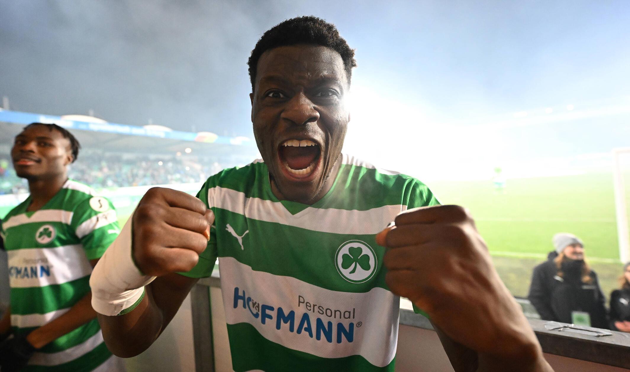 270. Frankenderby: Aches später Schocker Ache verwandelte den Ronhof in ein Tollhaus.