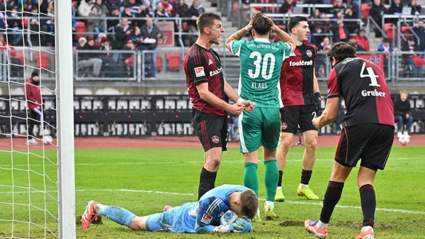 ... und sich damit von seinem Mitspieler Grimaldi nach dem Spiel die Auszeichnung "Universumsklasse" (als Steigerung von Weltklasse) verdient.