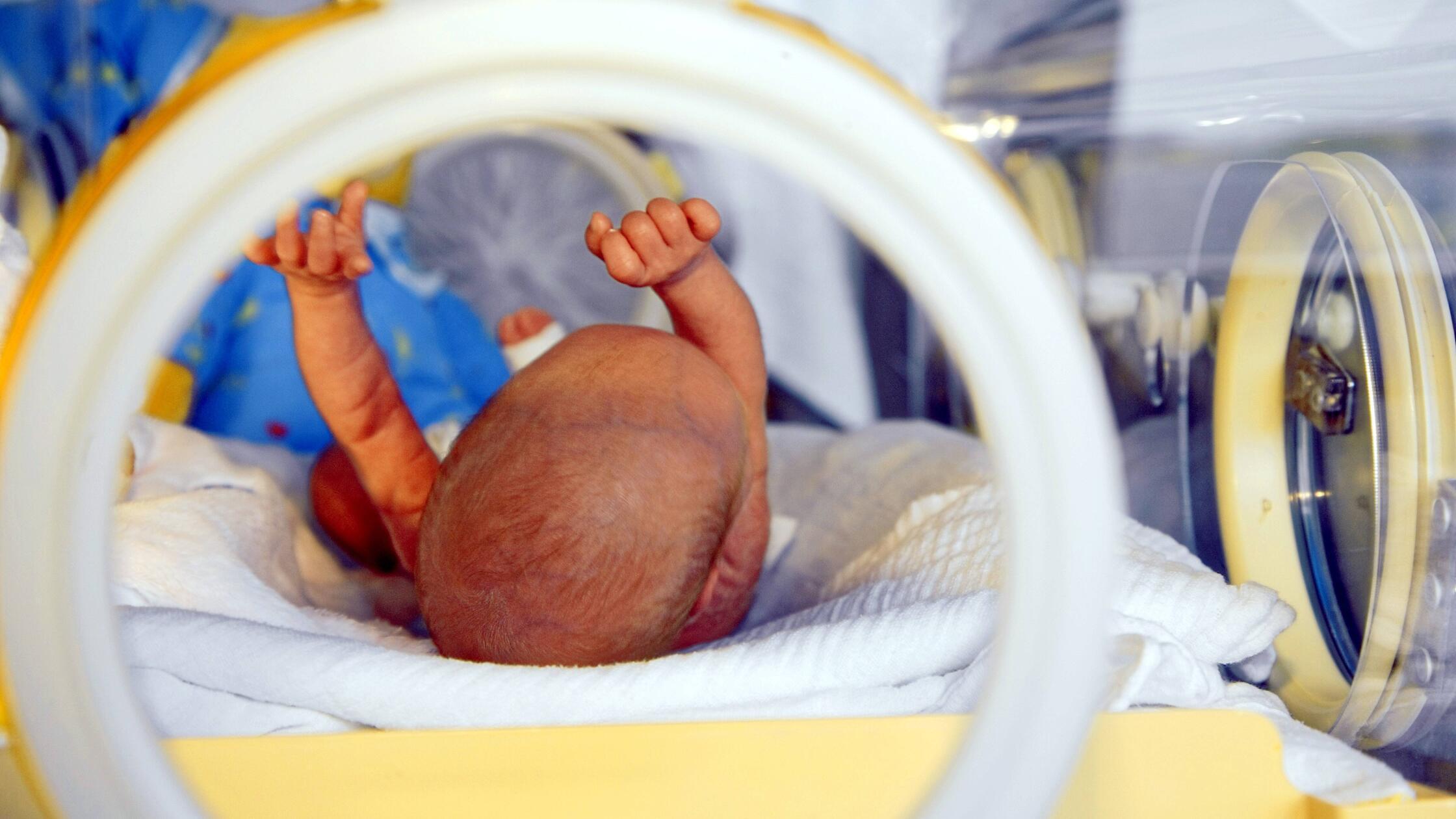 Hirnblutung-w-hrend-Schwangerschaft-Fr-hchen-berlebt-Mutter-aus-N-rnberg-stirbt