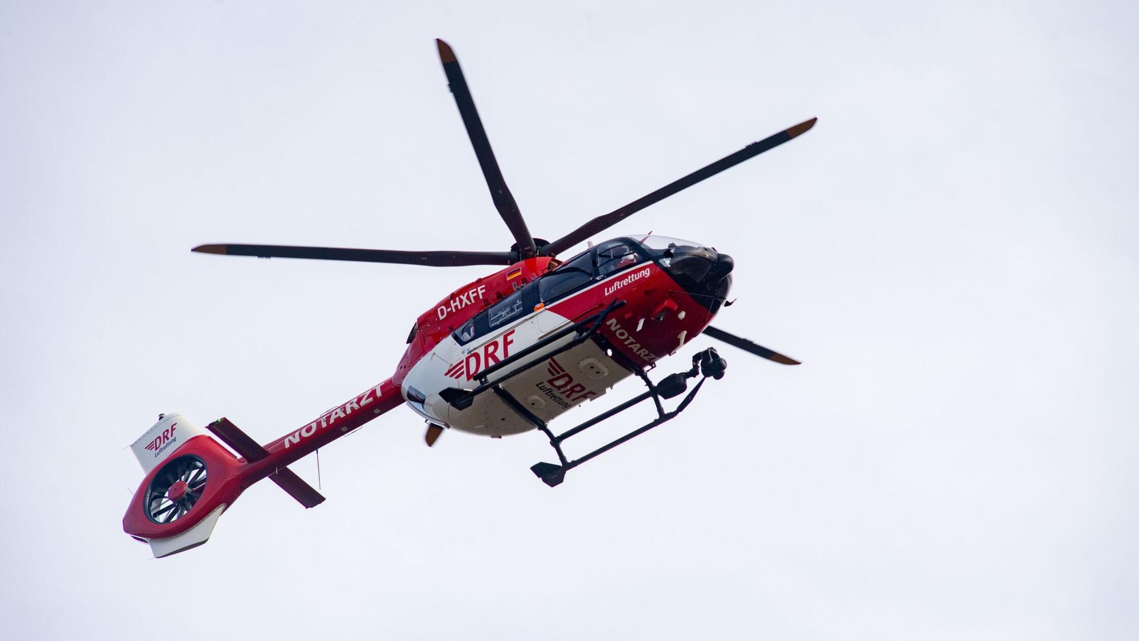 Schwerer Unfall auf A6 - Beifahrer in Lebensgefahr