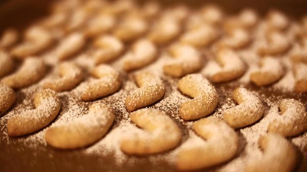 Baking plate with traditional German Vanillekipfer