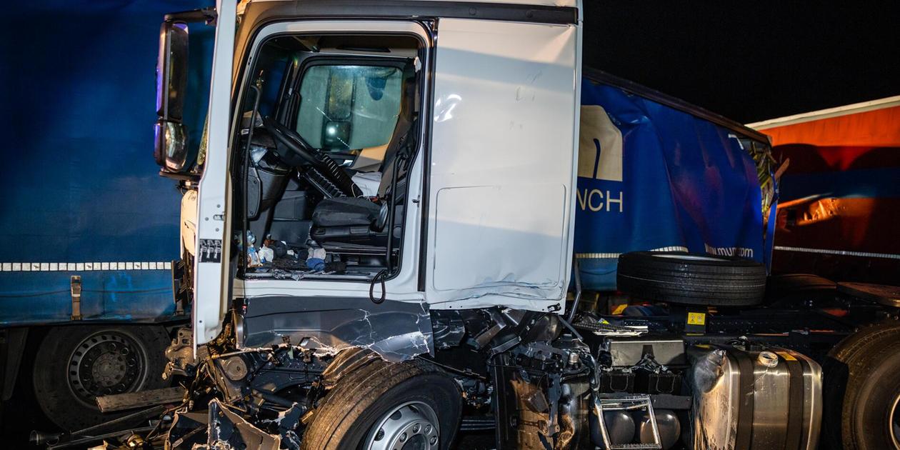 Lkw Unfall Auf A6 Bilder Vom Gro einsatz Auf Der Autobahn lkw-unfall-auf-a6-bilder-vom-gro-einsatz-auf-der-autobahn