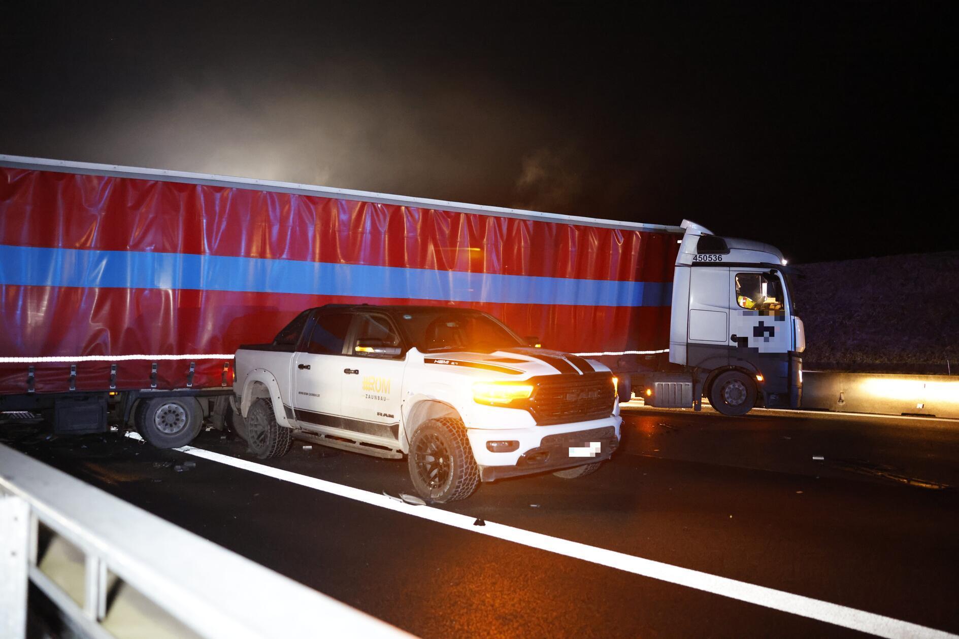 Die Aufräum- und Bergungsarbeiten zogen sich bis in den Mittwochvormittag hinein.