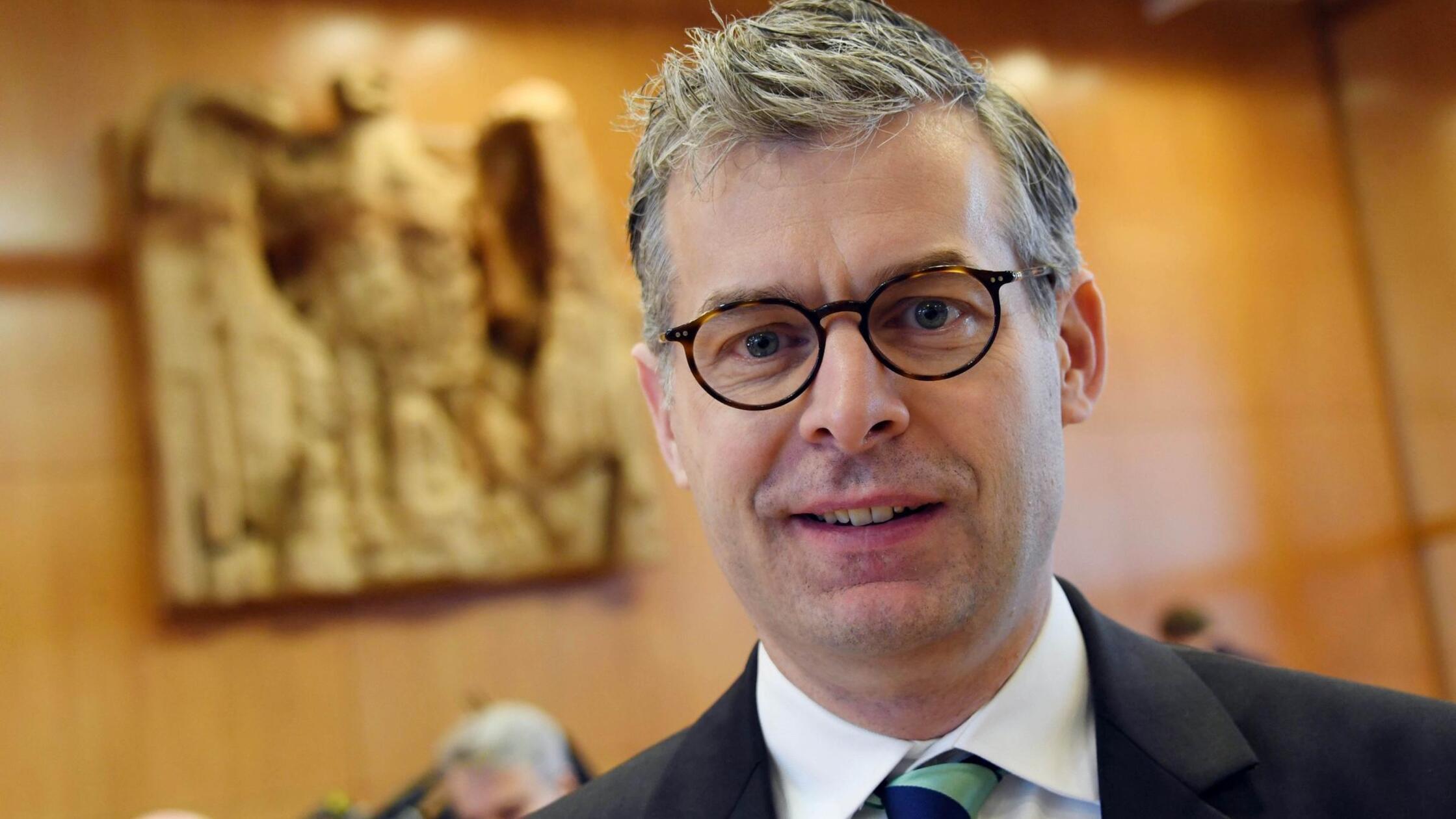 urn:newsml:dpa.com:20090101:240411-99-632721