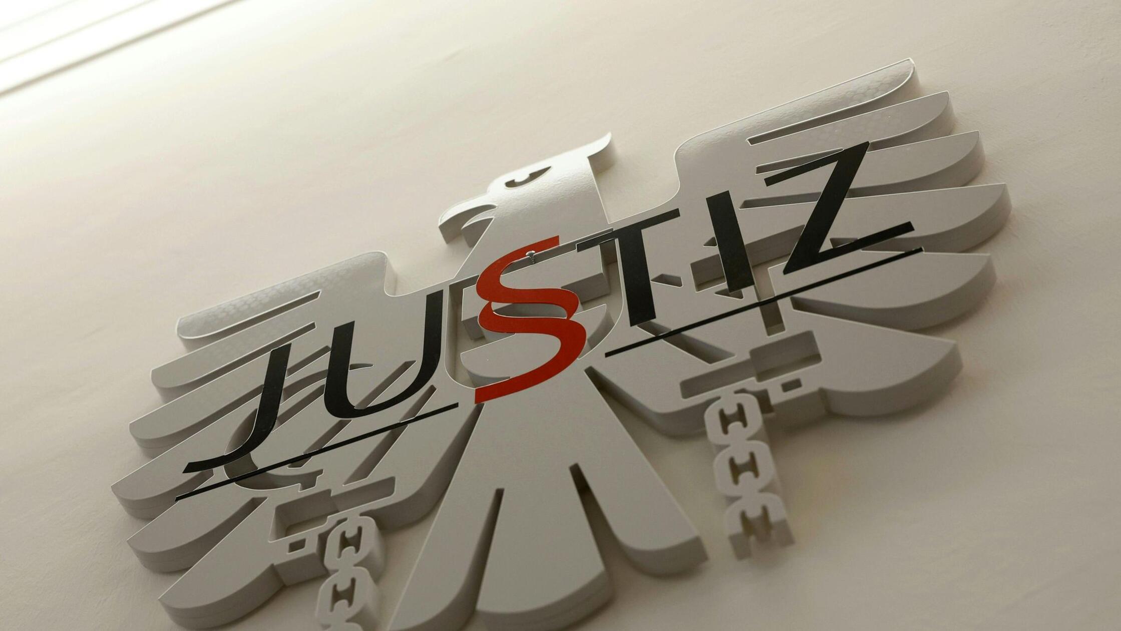 Zwölfjährige als „Helferin“ bei Schädel-OP - Freisprüche