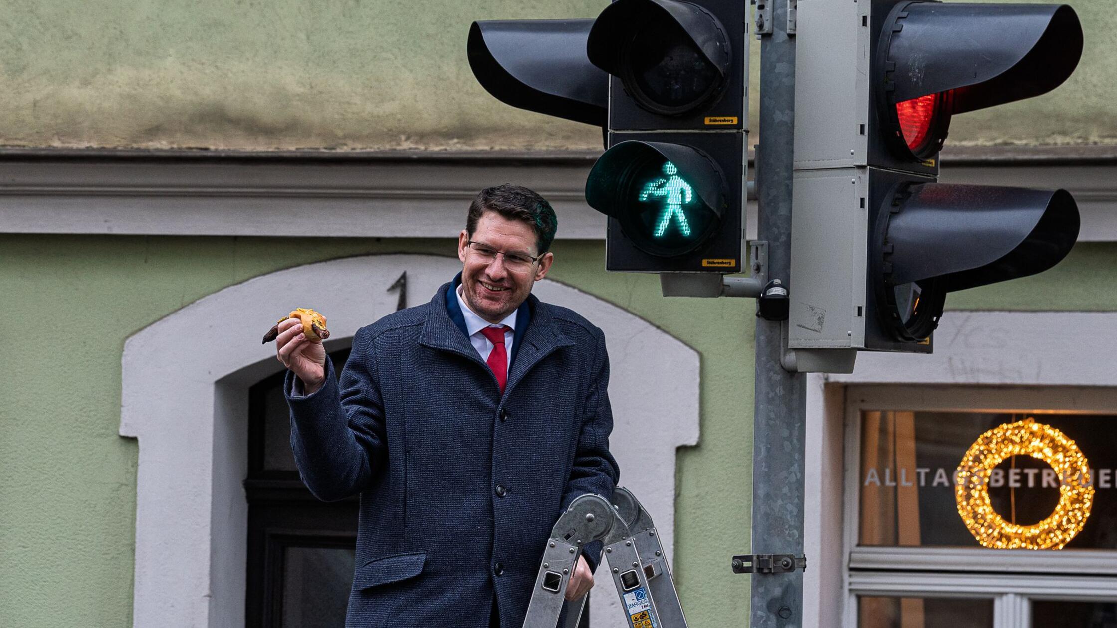 Coburg würdigt die Bratwurst mit Ampelmännchen