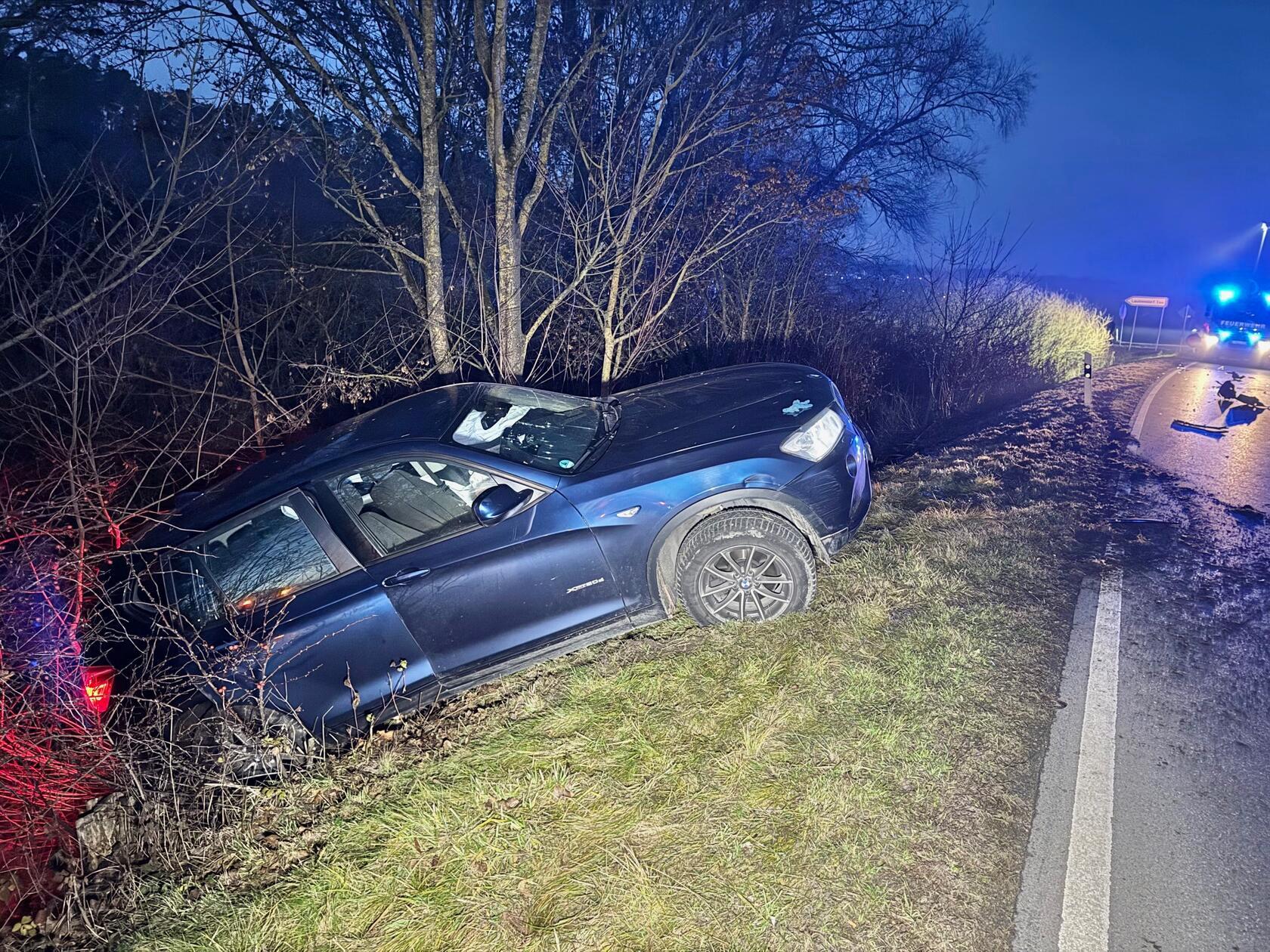 Auch der Fahrer des Gespannes verlor die Kontrolle über sein Fahrzeug und landete im Graben.