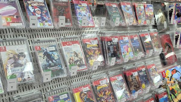 Nintendo Switch 2 Spiele Regal