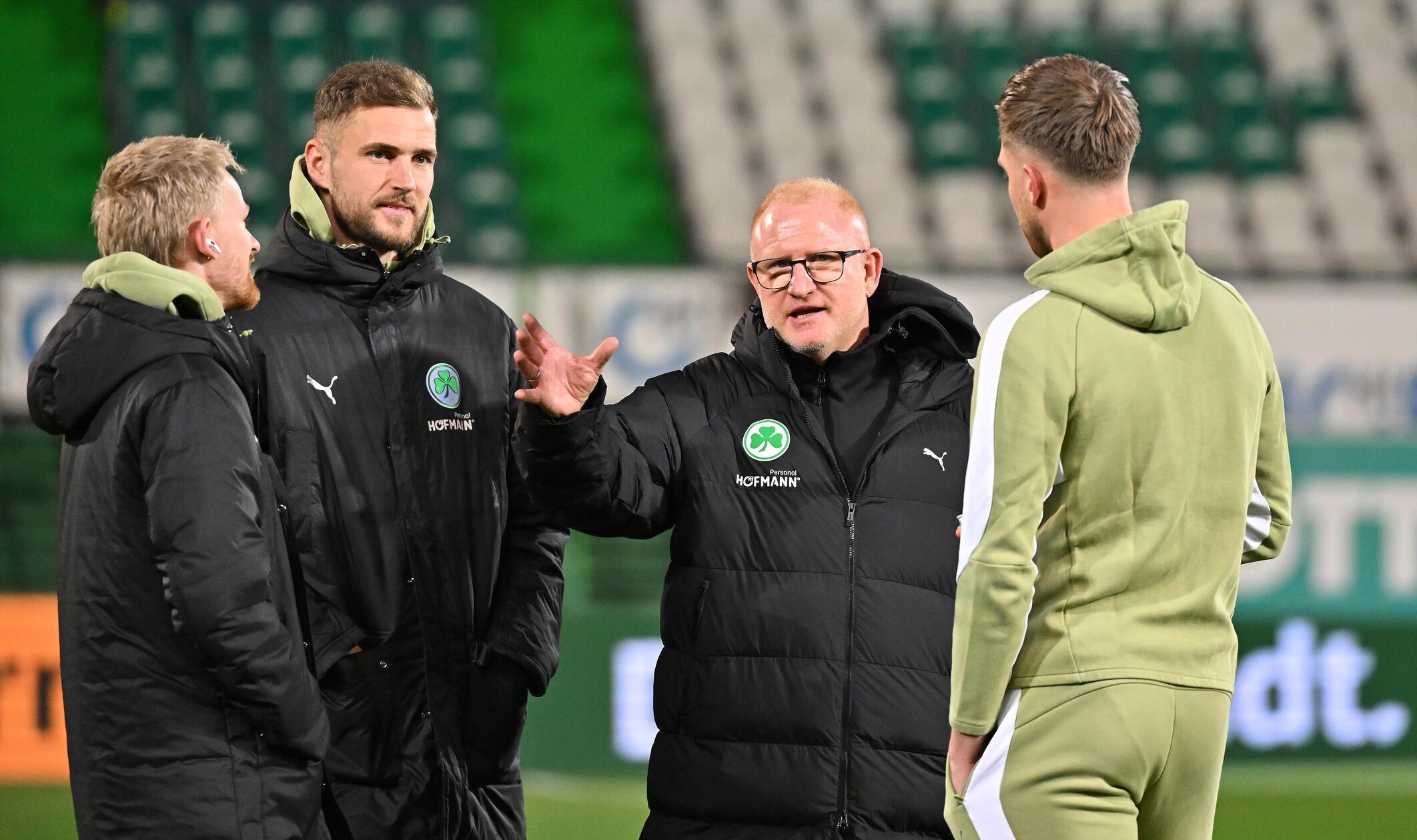 Trainer Heiko Vogel zeigte sich unter der Woche zufrieden mit dem Auftritt seines Teams im Frankenderby. Entsprechend setzte der Neu-Trainer erneut auf die exakt gleiche Startformation wie in der Vorwoche in Nürnberg.