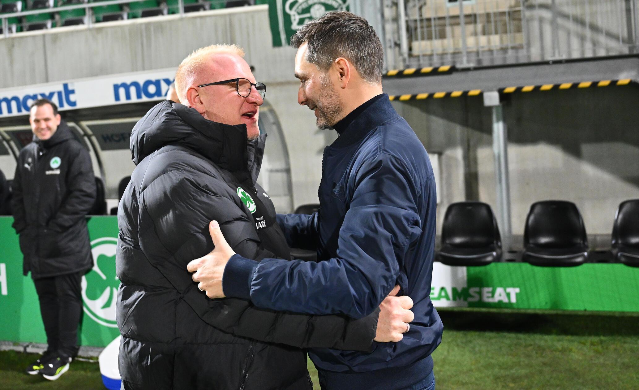 Mit Hertha BSC reisten am Freitag einige alte Bekannte nach Fürth: Ex-Knipser Sami Allagui ist Sportkoordinator in der Hauptstadt, Trainer Stefan Leitl war einst beim Kleeblatt maßgeblich am Aufstieg beteiligt und kennt Trainer Vogel außerdem aus gemeinsamen Zeiten beim FC Ingolstadt. Auf dem Platz stürmt Fabian Reese heute für die Hertha, vor sieben Jahren tat er es fürs Kleeblatt.