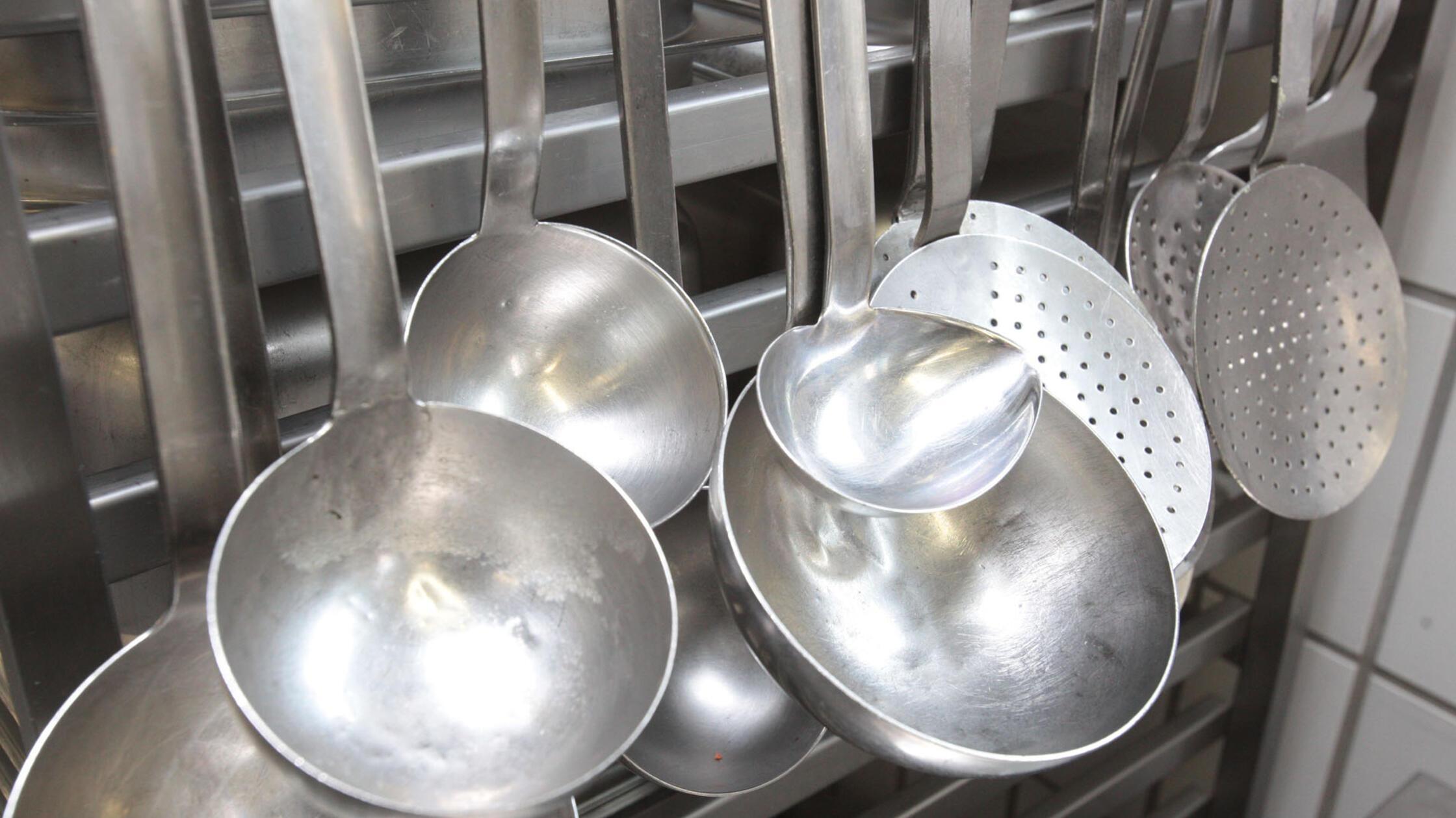 Arbeitsagentur-den-neuen-Job-verheimlicht-Koch-muss-tief-in-die-Tasche-greifen