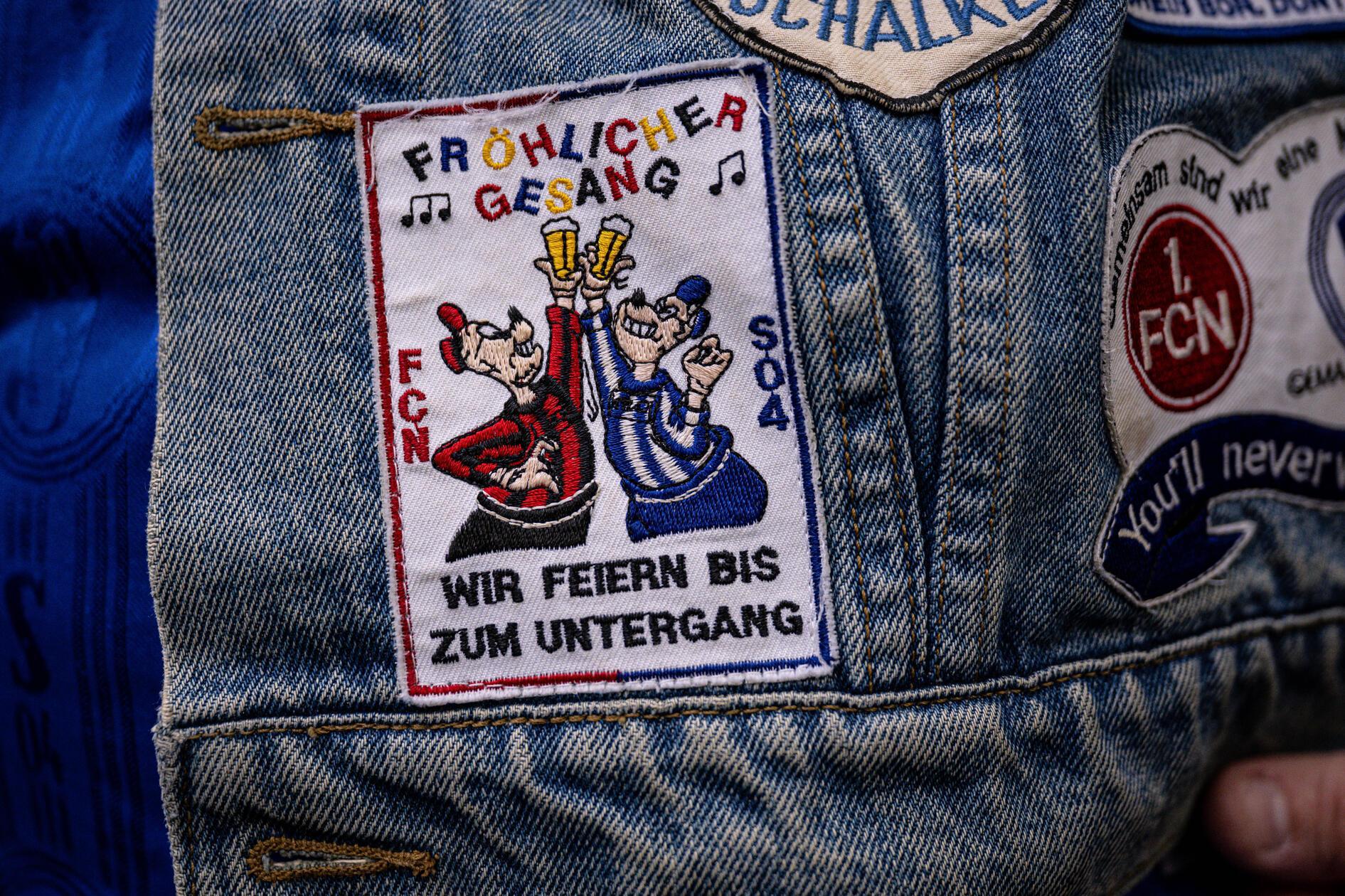 Auch gemeinsame Fangesänge gehören zum Programm.