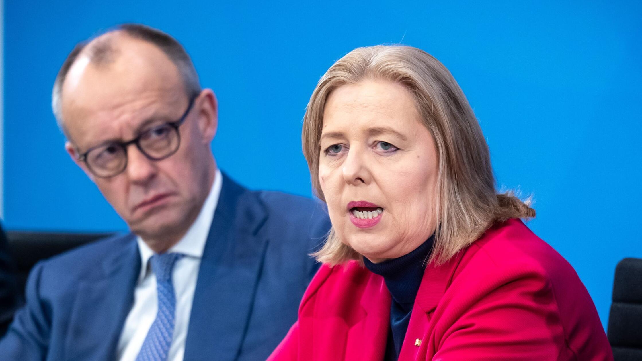 Co-Vorsitz-der-Rentenkommission-Juristin-Janda-und-Weise