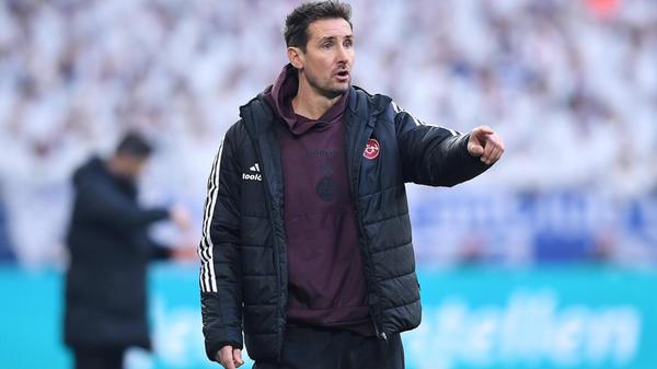 Club-Trainer Miroslav Klose nimmt im Vergleich zum 2:2 im Frankenderby zwei Änderungen in der Startelf vor.