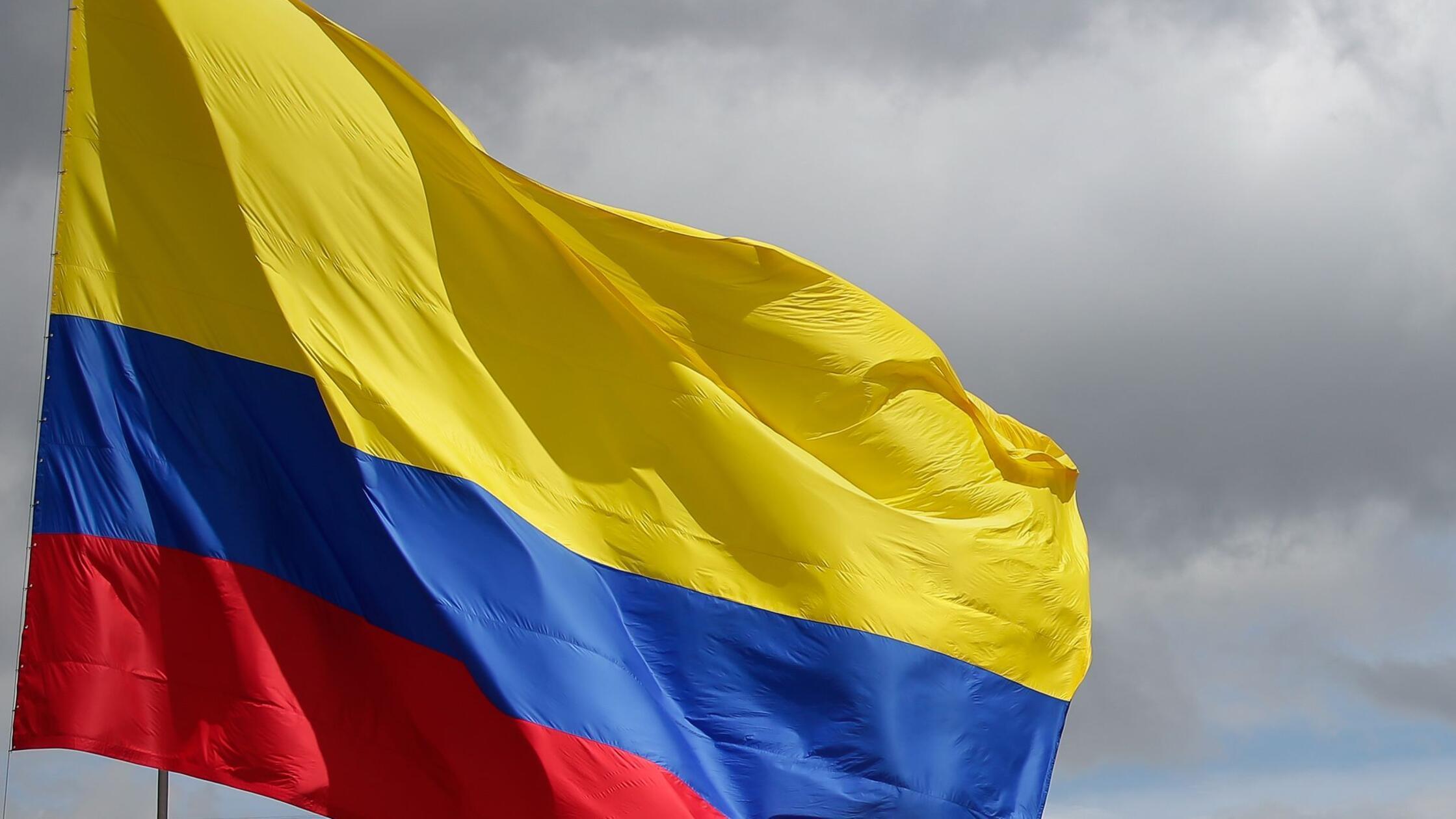 Bus mit Schülern stürzt in Schlucht - mehr als zwölf Tote