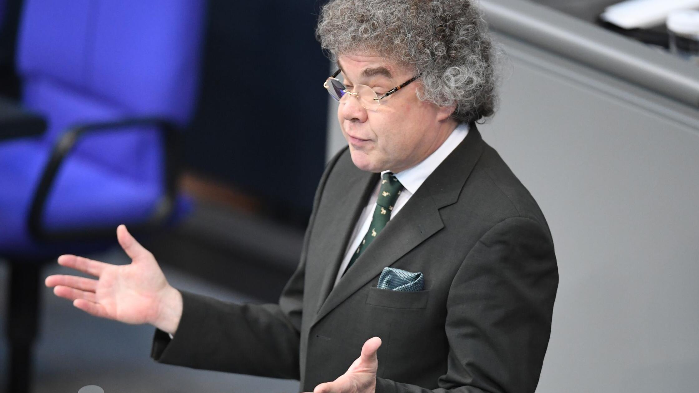 Hitlergruß im Bundestag? Anklage gegen AfD-Abgeordneten