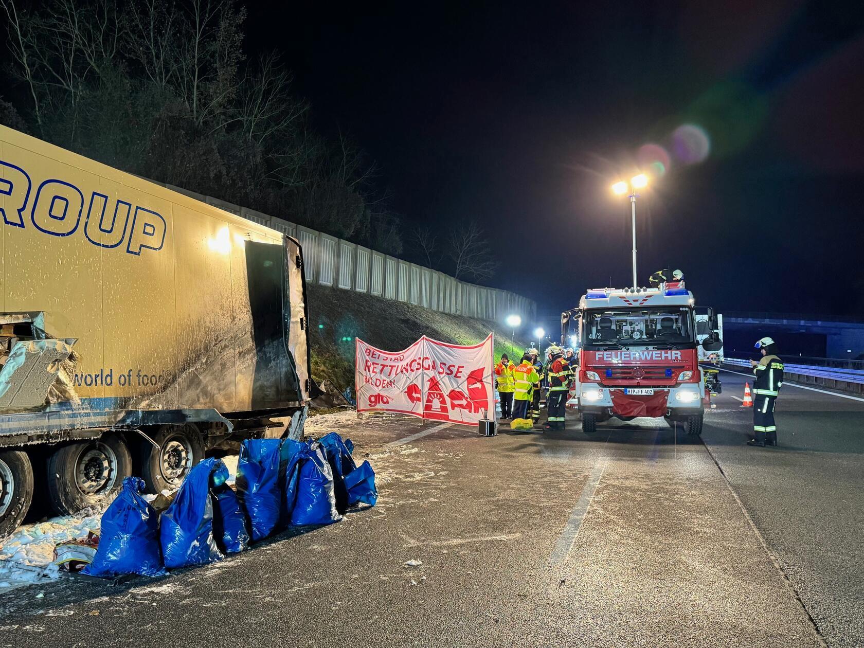 Die polizeilichen Maßnahmen am Einsatzort übernahmen wiederum Beamte der Verkehrspolizeiinspektion Feucht.