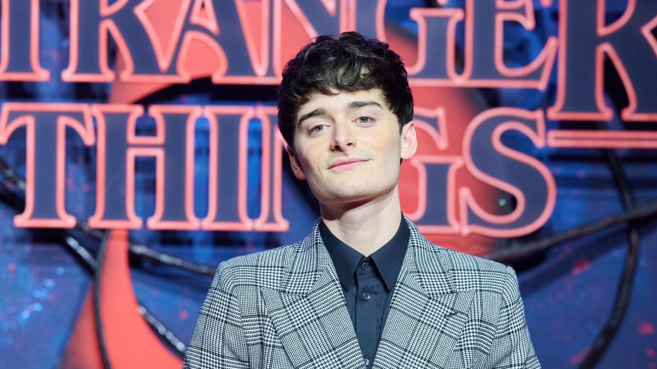 Schnapp: „Stranger Things“-Besetzung schaut Finale zusammen