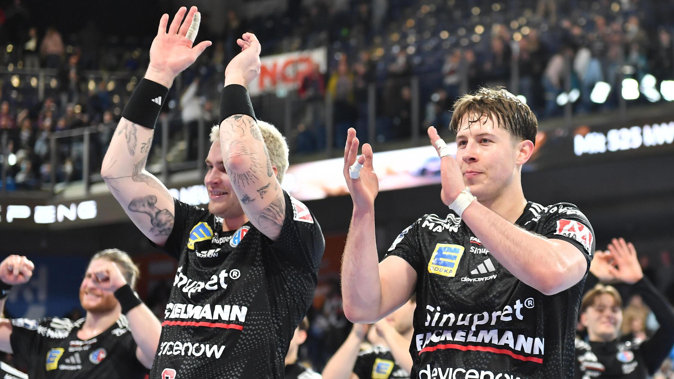 Ruhe-unterm-Weihnachtsbaum-Im-Vergleich-zu-den-Vorjahren-steigert-sich-der-HCE-deutlich