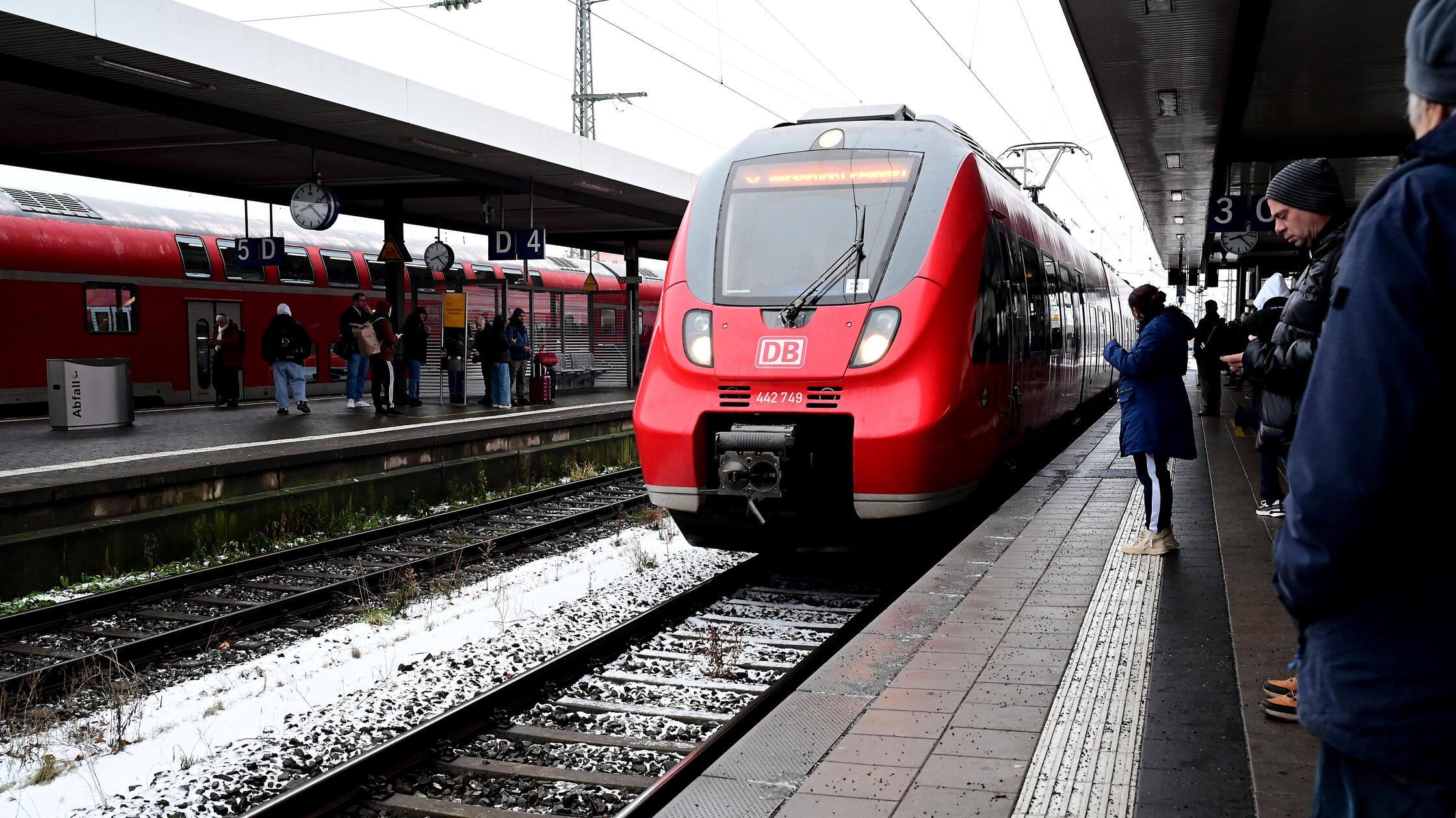 Versp-tungen-Ausf-lle-verpasste-Anschl-sse-So-schlecht-schneiden-Z-ge-in-der-Region-ab