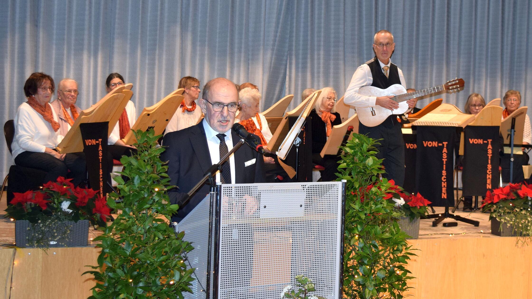 Gaillers-letzter-R-ckblick-Landkreis-investierte-2025-kr-ftig-in-Gesundheit-und-Bildung