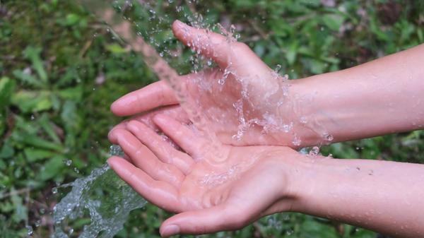 KINA - Spiele mit Wasser