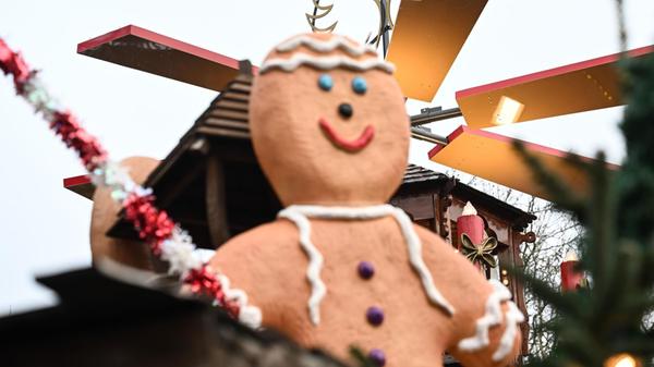 21.12.2025, Niedersachsen, Emden: Blick über den W