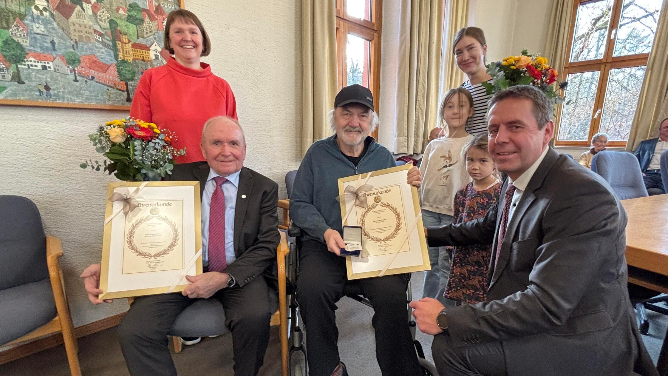 Verdienstmedaille-H-chste-Auszeichnung-des-Landkreises-Roth-f-r-zwei-engagierte-M-nner