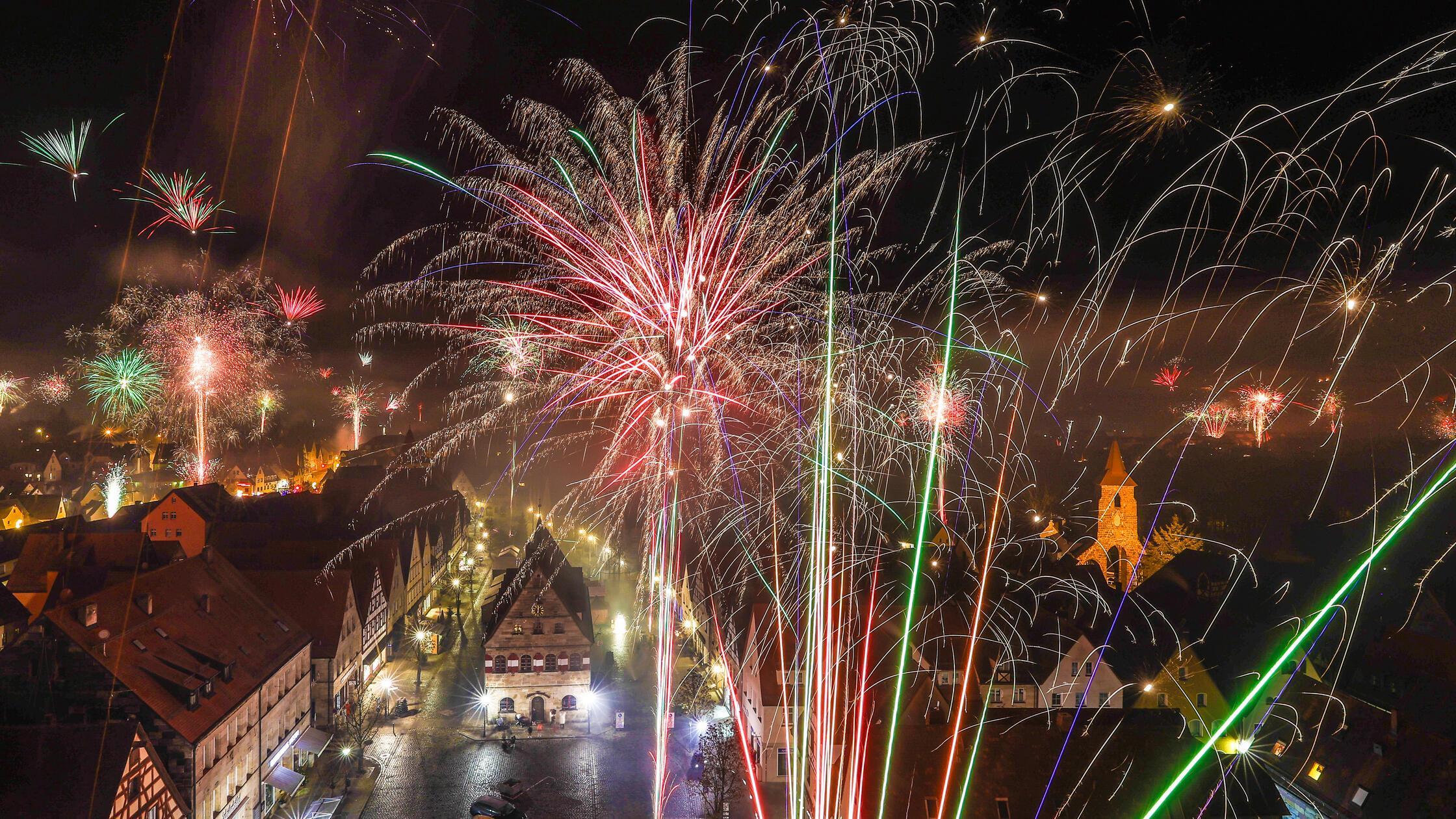 Raclette-daheim-oder-doch-eine-Party-Das-sind-die-Silvestertipps-f-r-Lauf-und-Umgebung