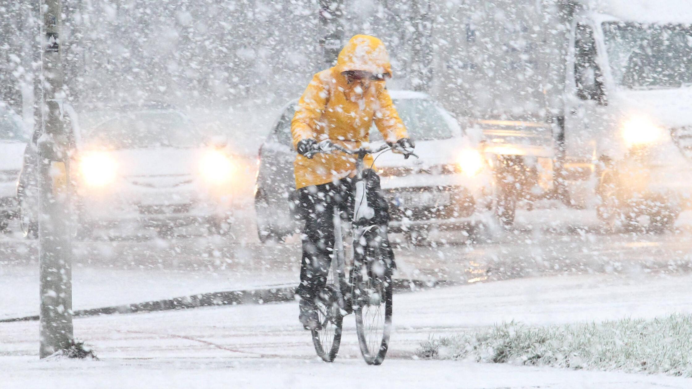 Blo-nicht-bremsen-Expertin-gibt-Tipps-wie-man-im-Winter-in-N-rnberg-sicher-Rad-f-hrt