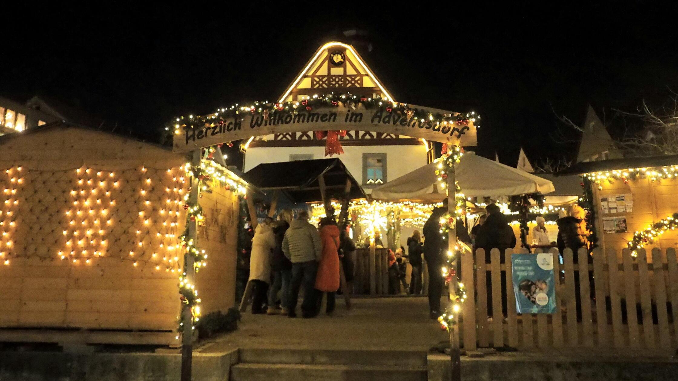 Adventsdorf-in-der-Innenstadt-von-Pegnitz-Vor-allem-am-Wochenende-war-viel-los