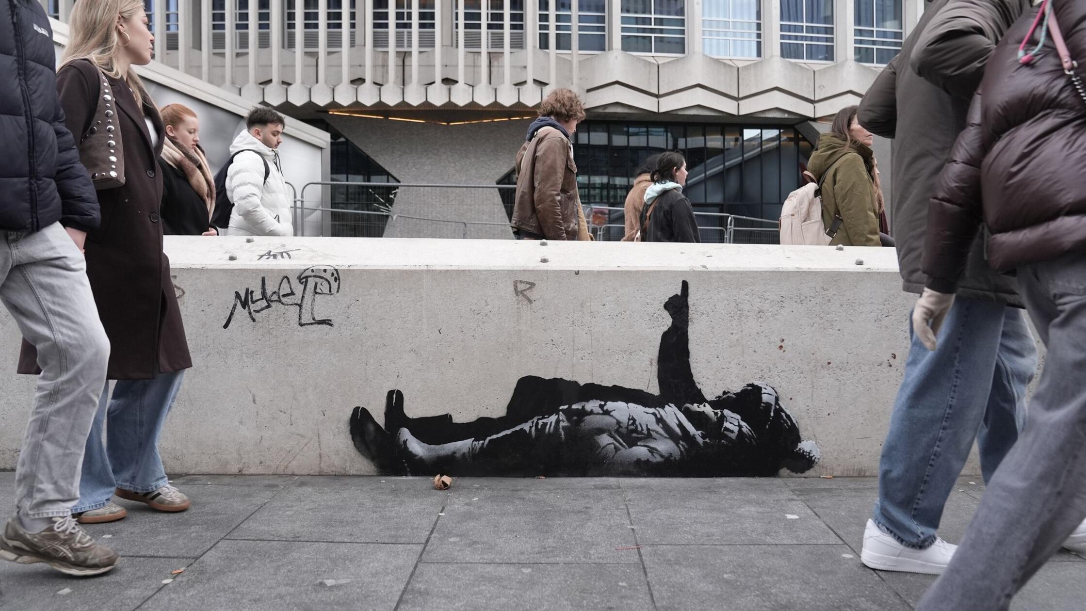 Neue Banksy-Kunst zieht Menschen in London an