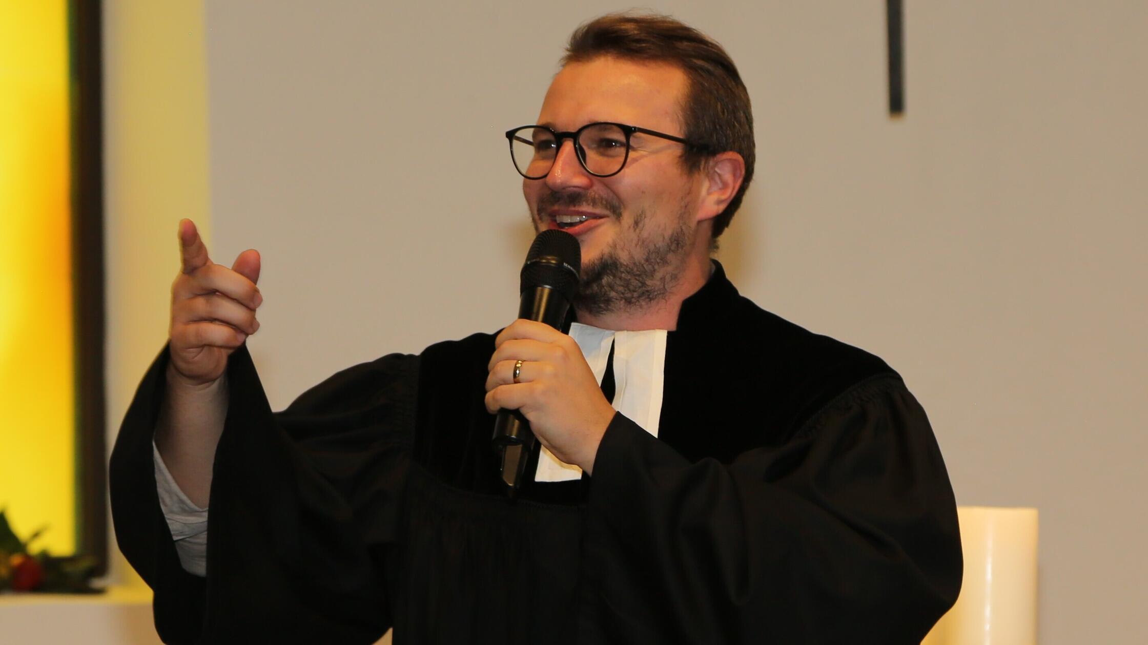 Stressig-sch-n-besonders-Schnaittachs-neuer-Pfarrer-erz-hlt-von-seinem-Weihnachten