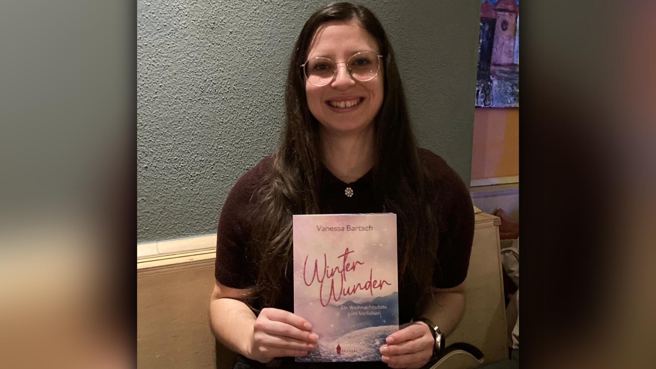 Vanessa-Bartsch-aus-Absberg-Junge-Autorin-ist-stolz-auf-ihr-Winter-Wunder-