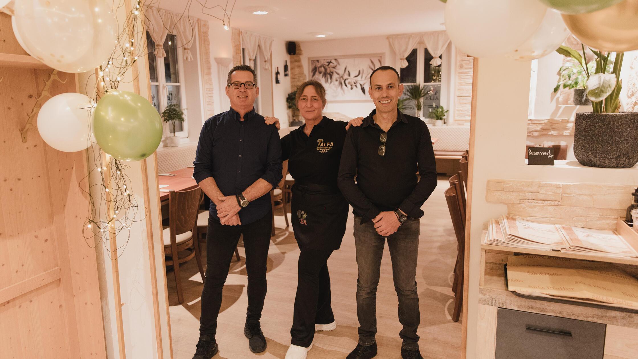 Das eingespielte Trio, Dimitri, Nara und Sakis, ha