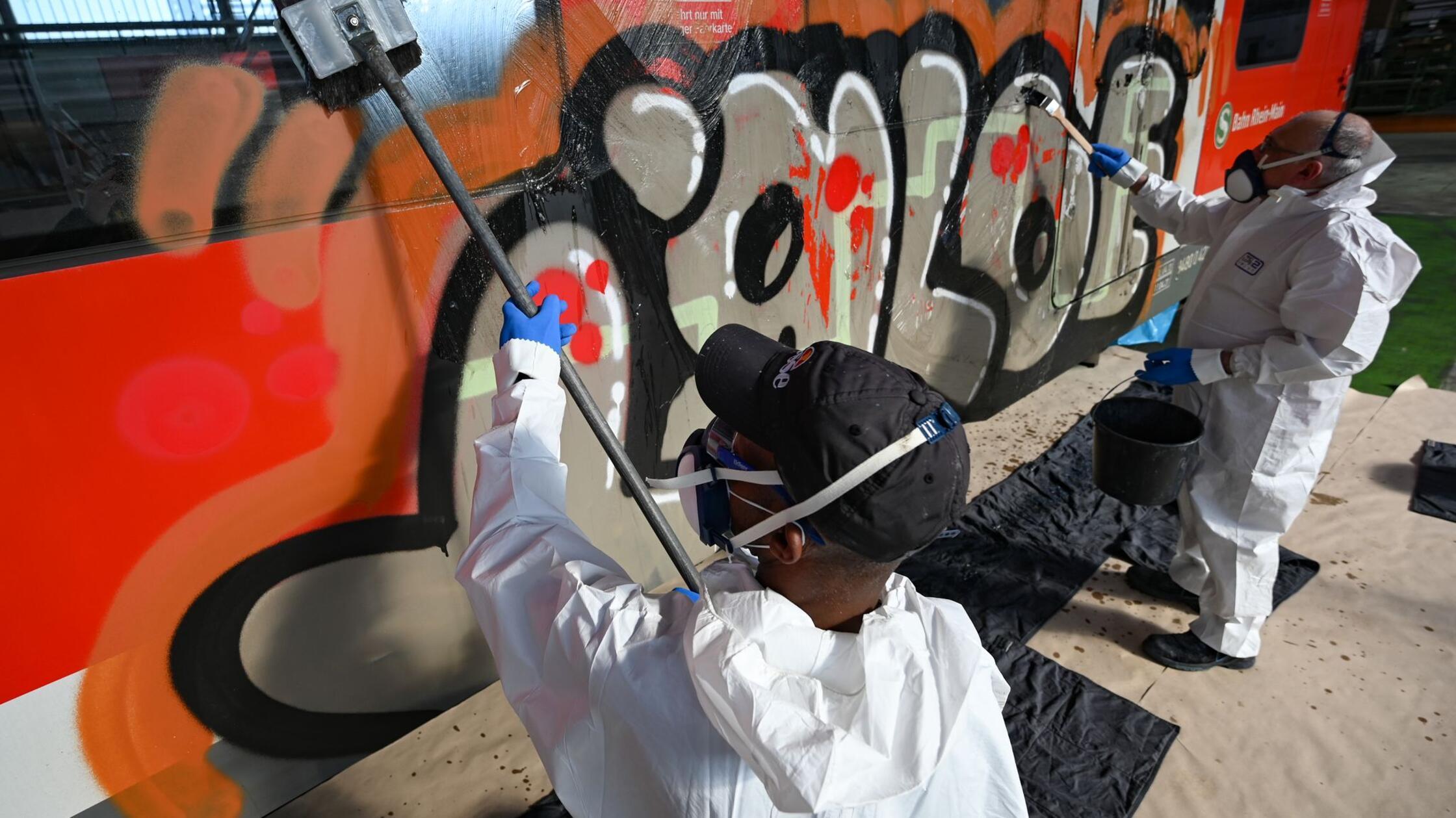 Berlin vorn: Mehr Züge und Bahnanlagen beschmiert