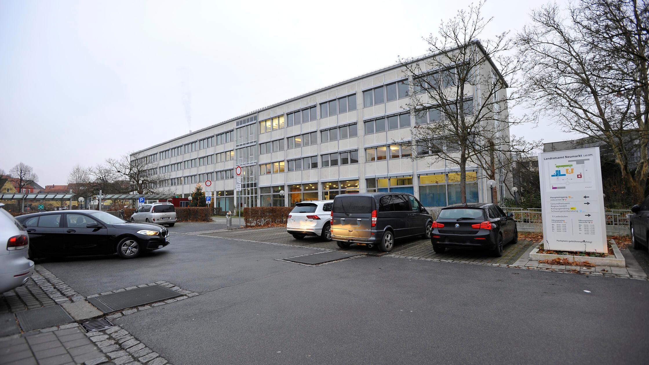 Landrat-bedroht-und-beleidigt-Neumarkter-Gericht-l-sst-Geisteszustand-eines-Mannes-pr-fen