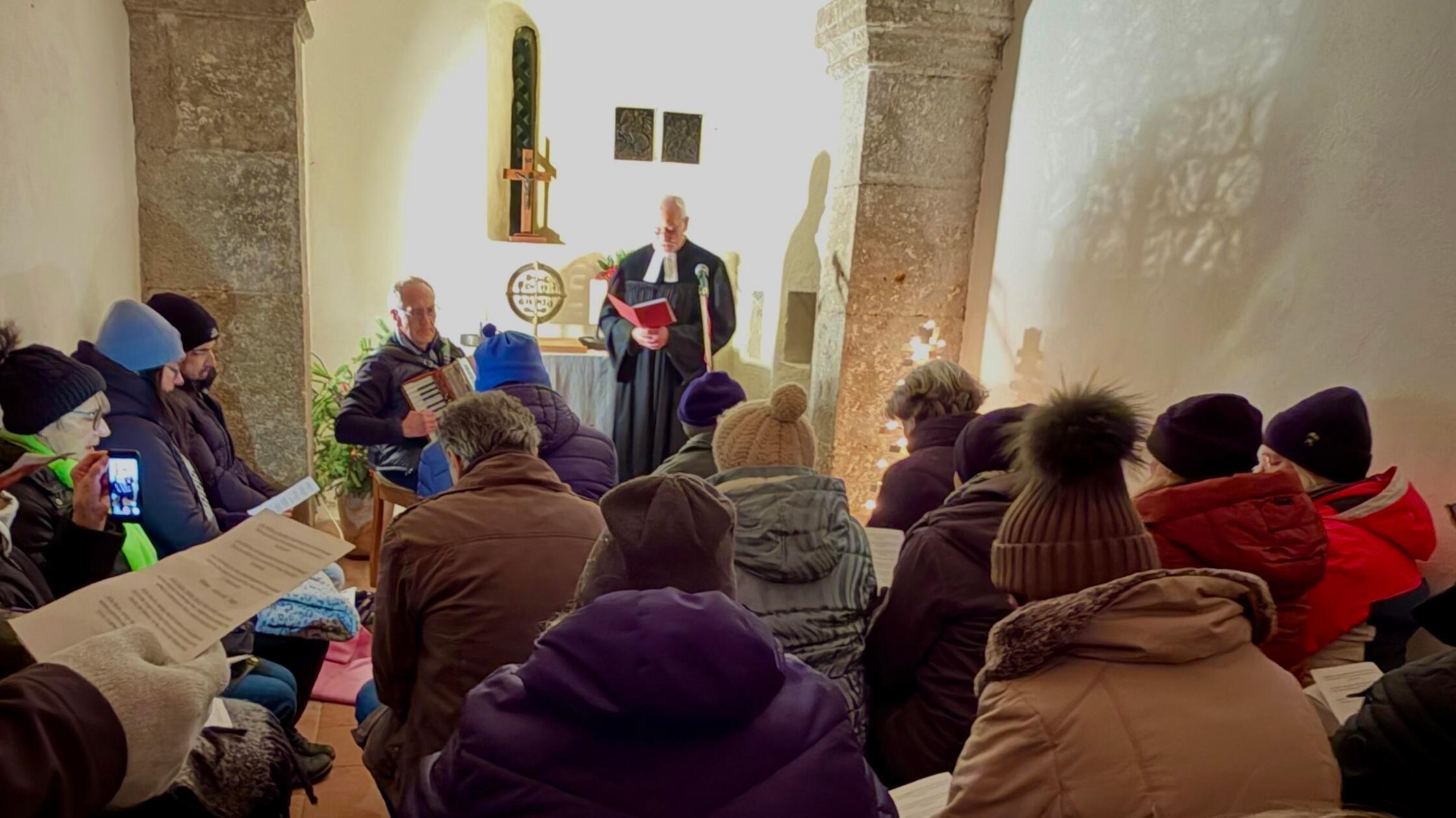 -Wie-k-nnt-ihr-das-singen-Weihnacht-auf-Burg-Hohenstein-trotzt-der-K-lte-in-der-Welt