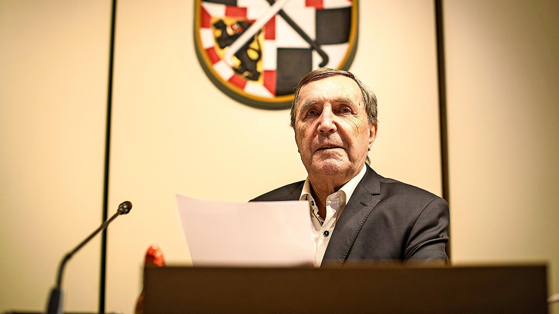 Stadtrat-Bayreuth-Christoph-Rabenstein-l-sst-zum-Abschluss-30-Jahre-Revue-passieren